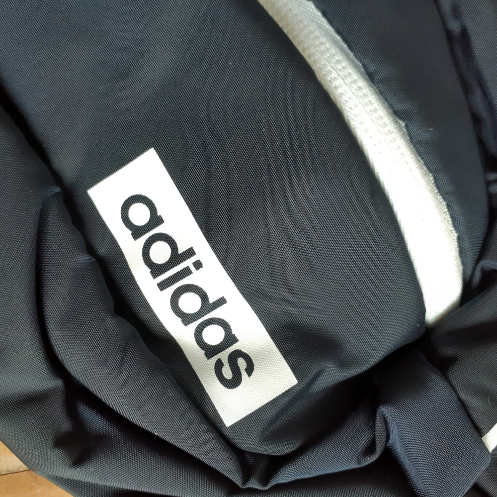 Adidas Core Waist Pack NWT - Picture 4 of 9